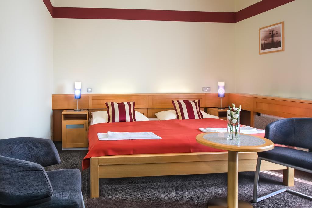 Jan Maria Hotel Острава Экстерьер фото